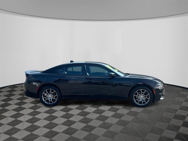2017 Dodge Charger SXT photo 2