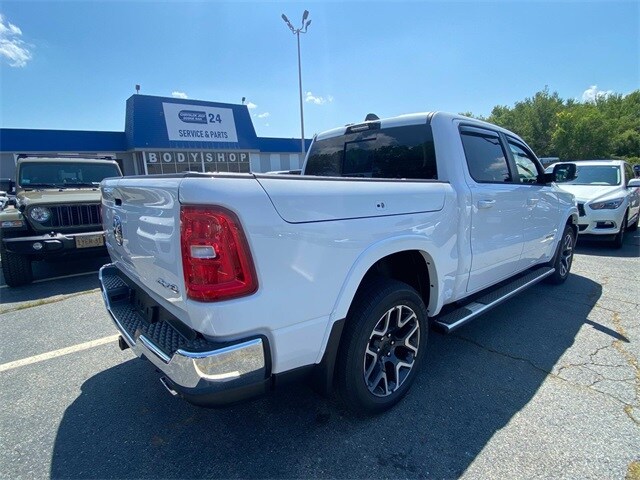 2025 Ram 1500 Laramie photo 3