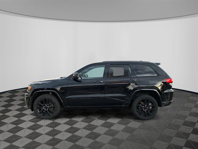 2020 Jeep Grand Cherokee Laredo photo 4