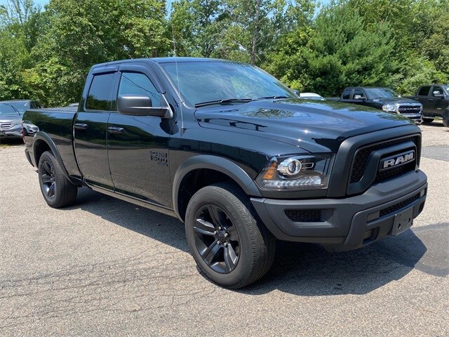 2022 Ram 1500 Classic SLT photo 3