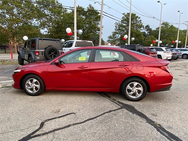 2022 Hyundai Elantra SE photo 4