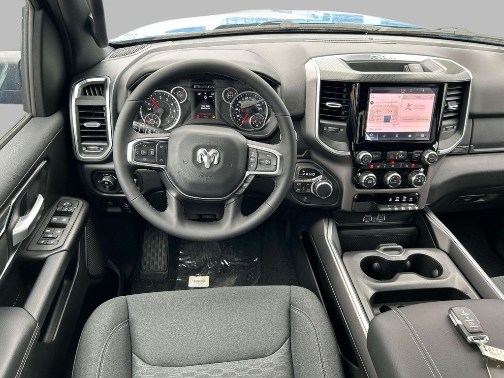 New 2026 Ram 1500 BIG HORN CREW CAB 4X4 5'7 BOX Pickup