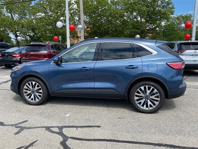 2020 Ford Escape Titanium Hybrid photo 4