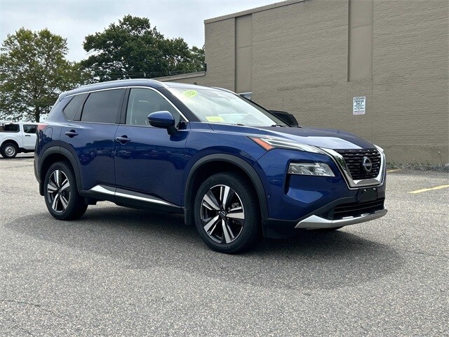 2023 Nissan Rogue Platinum photo 3