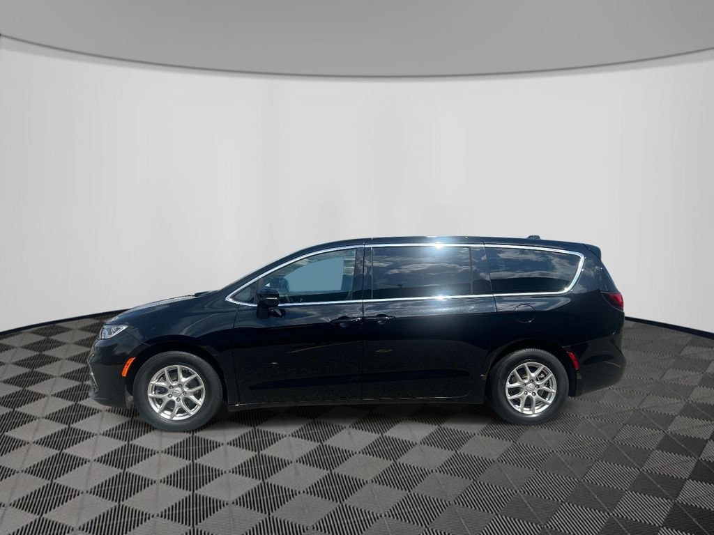 Used 2026 Chrysler Pacifica Select Minivan/Van