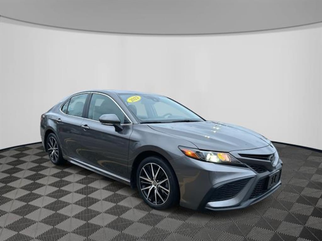 Used 2023 Toyota Camry SE