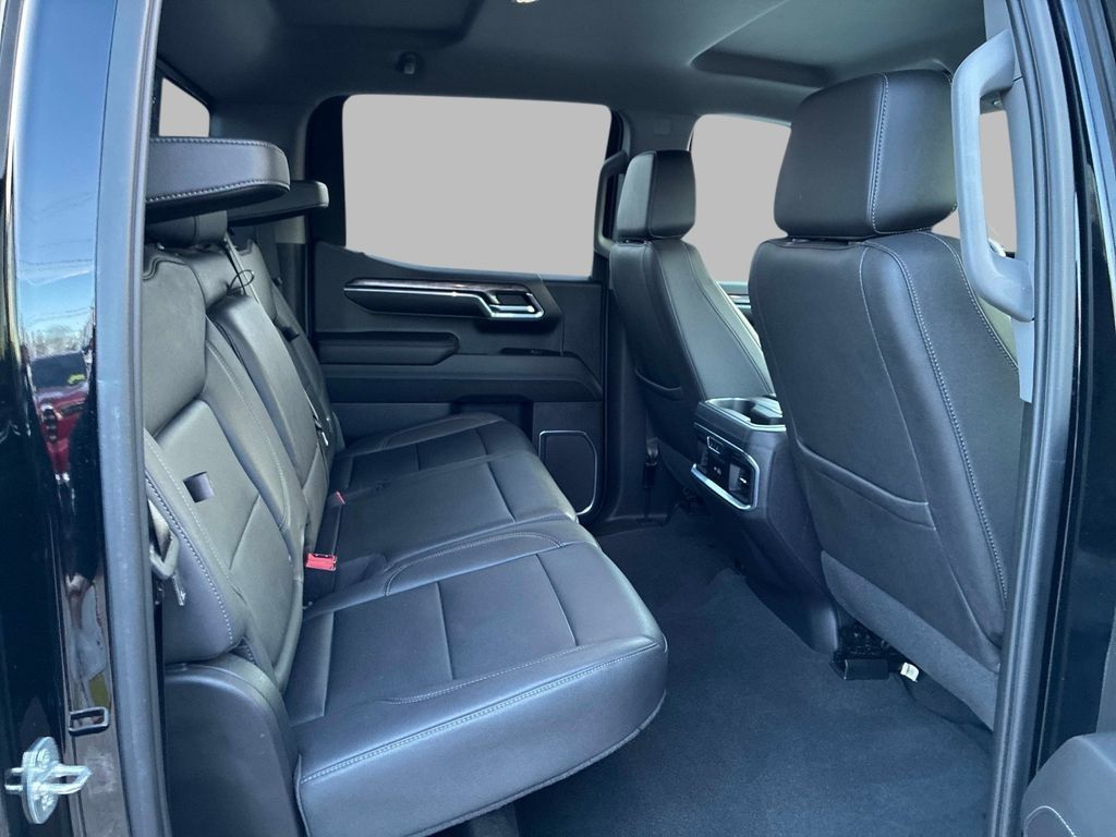 2023 Chevrolet Silverado 1500 LTZ - Photo 10