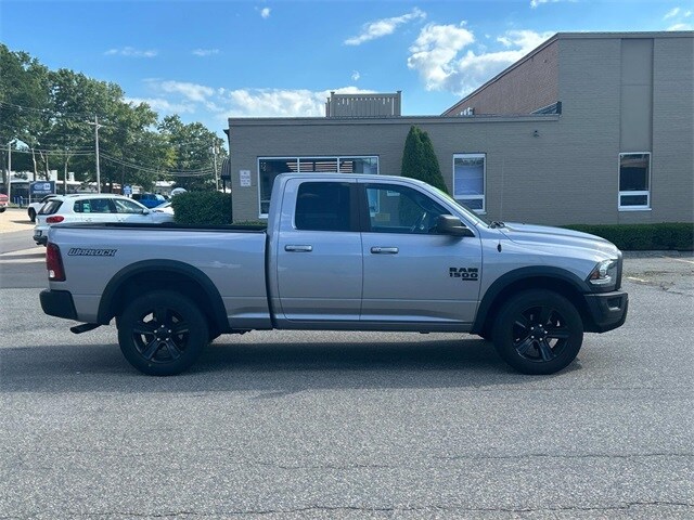 2022 Ram 1500 Classic SLT photo 4