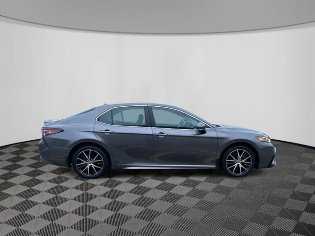 Used 2023 Toyota Camry SE