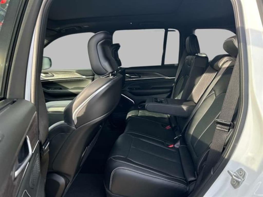 New 2025 Jeep Grand Cherokee OVERLAND 4X4 Sport Utility