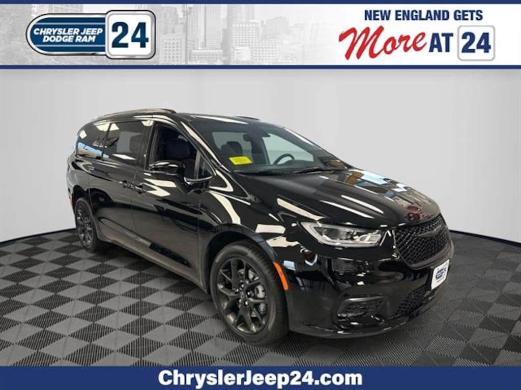 New 2026 Chrysler Pacifica LIMITED AWD Passenger Van