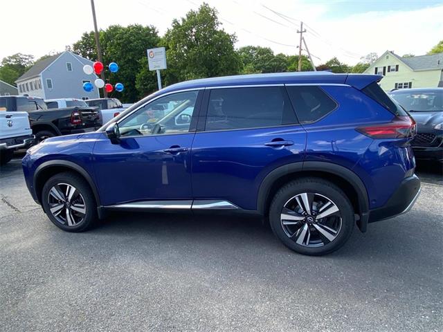2023 Nissan Rogue Platinum photo 2