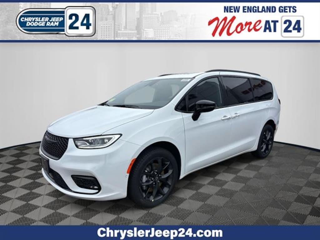 New 2026 Chrysler Pacifica LIMITED AWD Passenger Van