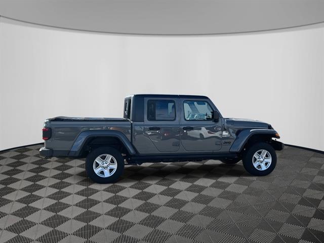 2022 Jeep Gladiator Sport S photo 4