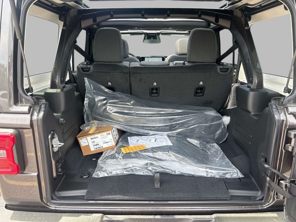 New 2026 Jeep Wrangler 4-DOOR SPORT S Sport Utility