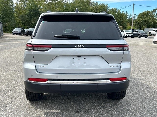 2025 Jeep Grand Cherokee Limited photo 3