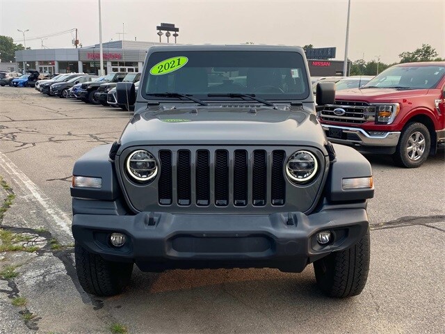 2021 Jeep Wrangler Unlimited Sport Altitude photo 2
