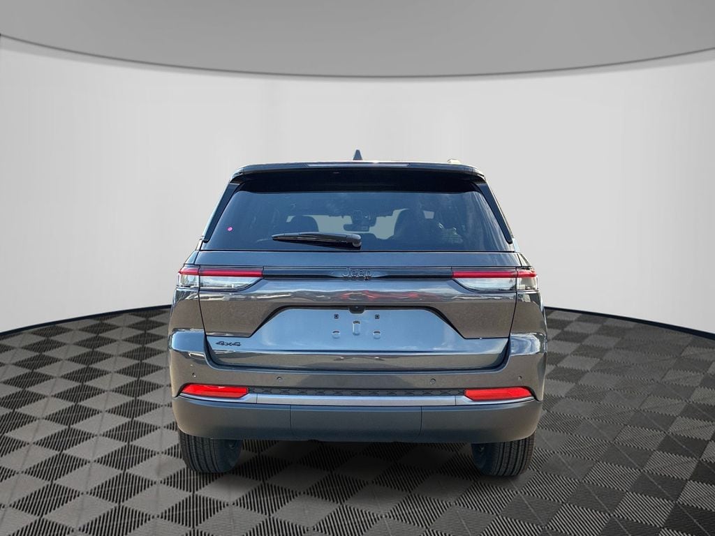New 2026 Jeep Grand Cherokee LAREDO ALTITUDE 4X4 Sport Utility