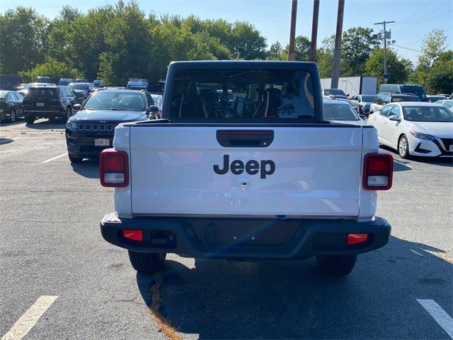2025 Jeep Gladiator Sport S photo 3