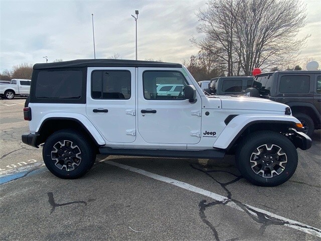 2025 Jeep Wrangler Sahara photo 2