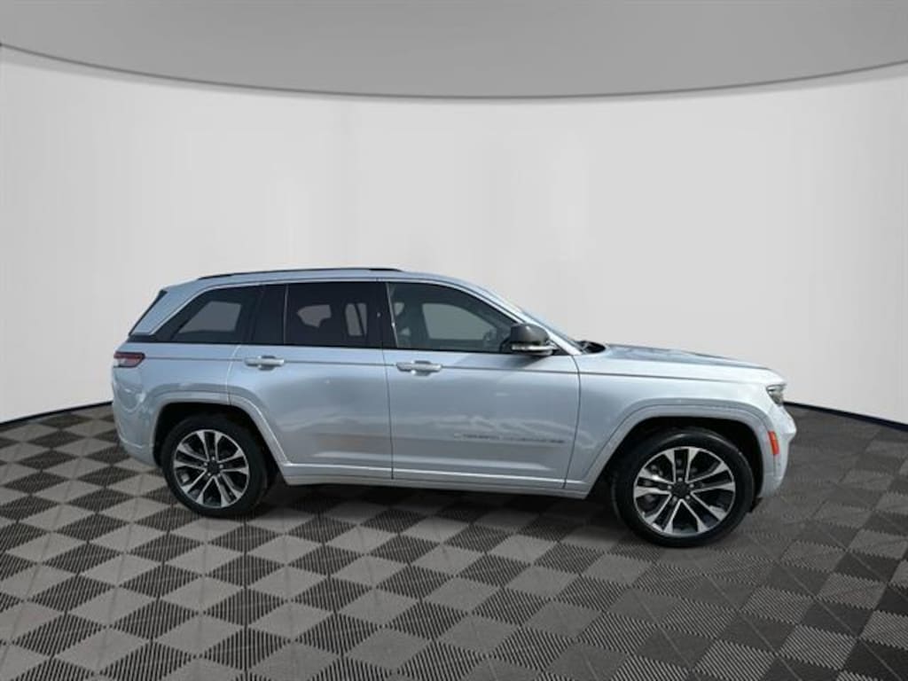 Used 2023 Jeep Grand Cherokee Overland SUV