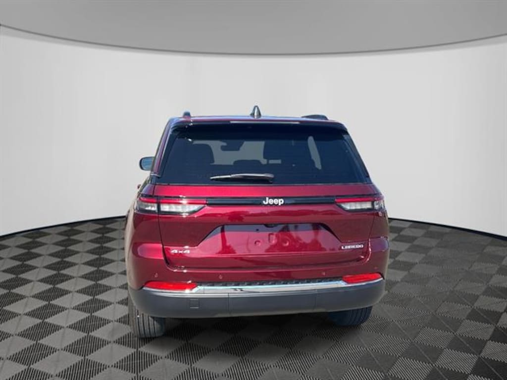 New 2025 Jeep Grand Cherokee LAREDO X 4X4 Sport Utility