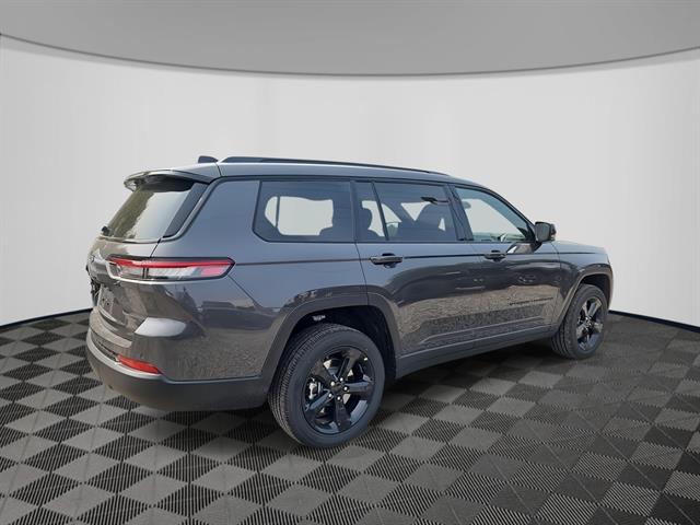 2025 Jeep Grand Cherokee Altitude photo 2