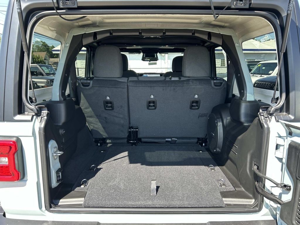New 2026 Jeep Wrangler 4-DOOR WILLYS Sport Utility