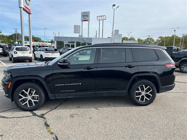 2024 Jeep Grand Cherokee Limited photo 2