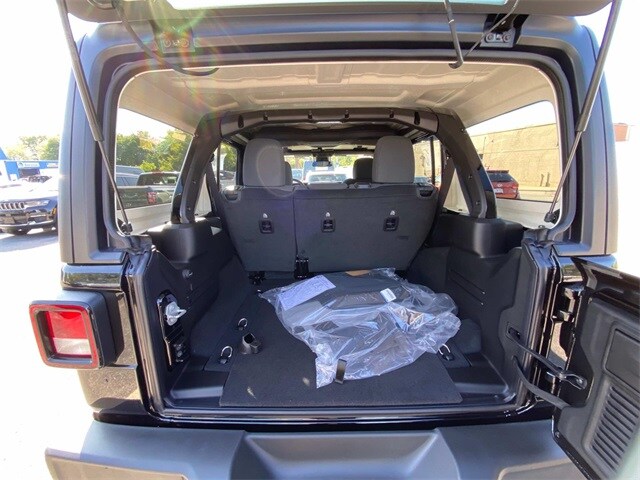 2025 Jeep Wrangler Sport S photo 4