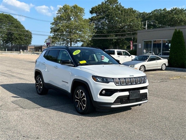 2022 Jeep Compass Limited photo 2