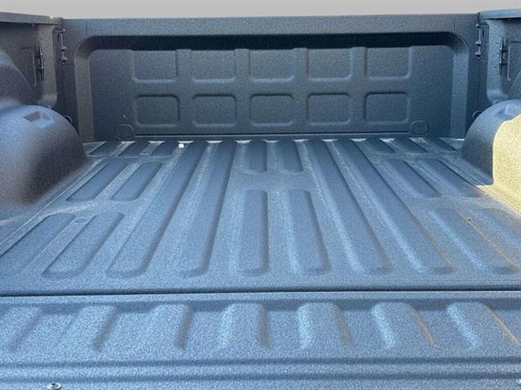 New 2026 Ram 2500 TRADESMAN CREW CAB 4X4 6'4 BOX Pickup