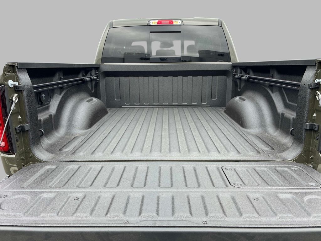 New 2026 Ram 1500 LARAMIE CREW CAB 4X4 5'7 BOX Pickup