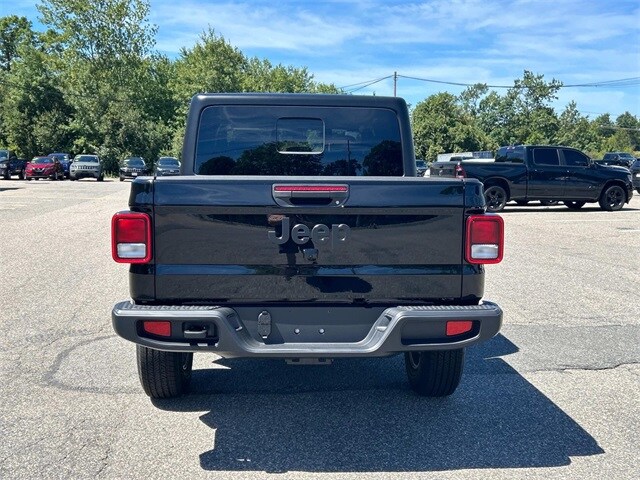 2025 Jeep Gladiator Sport S photo 3
