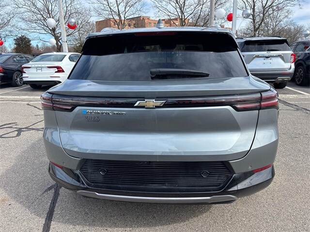 2024 Chevrolet Equinox EV 1LT photo 3