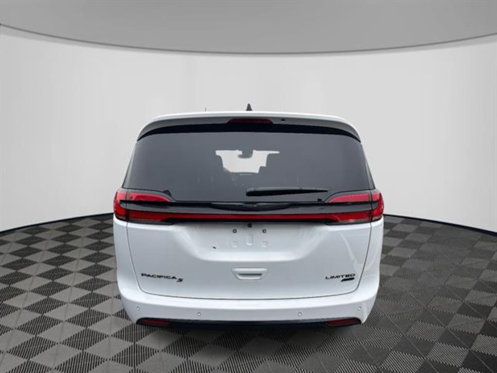 New 2026 Chrysler Pacifica LIMITED AWD Passenger Van