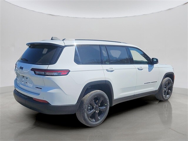 2025 Jeep Grand Cherokee Limited photo 2