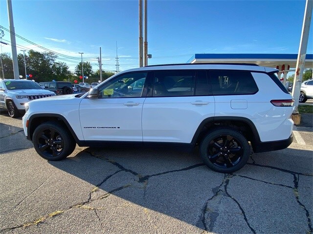2023 Jeep Grand Cherokee Altitude photo 4