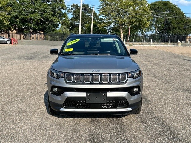 2022 Jeep Compass Limited photo 2