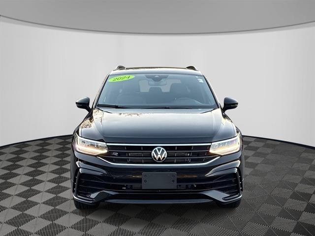 2024 Volkswagen Tiguan SE R-Line Black photo 2