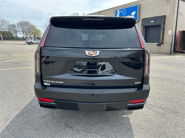 2022 Cadillac Escalade ESV Sport photo 2