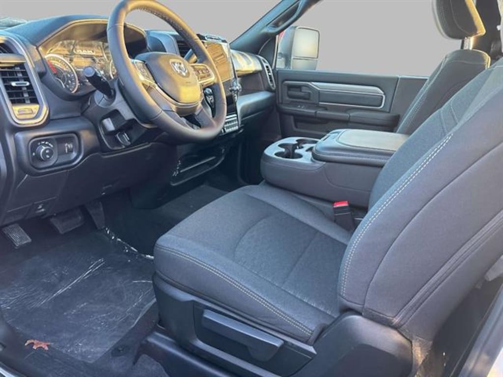 New 2026 Ram 3500 TRADESMAN REGULAR CAB 4X4 8' BOX Pickup