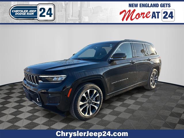 2023 Jeep Grand Cherokee Overland's photo