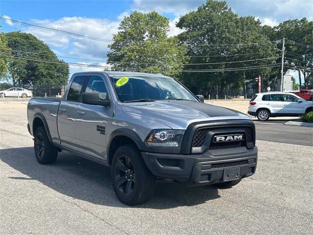 2022 Ram 1500 Classic SLT photo 3