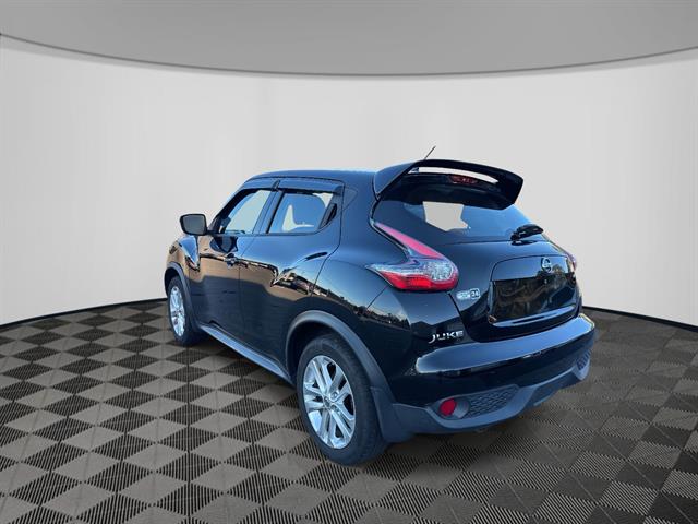 2015 Nissan Juke S photo 3