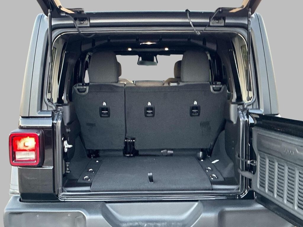 New 2026 Jeep Wrangler 4-DOOR SPORT S Sport Utility