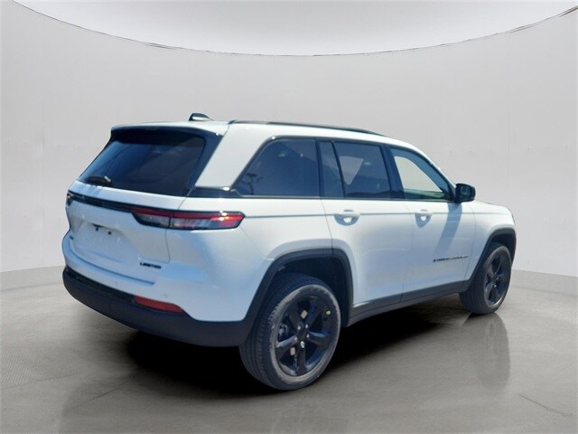 2025 Jeep Grand Cherokee Limited photo 2
