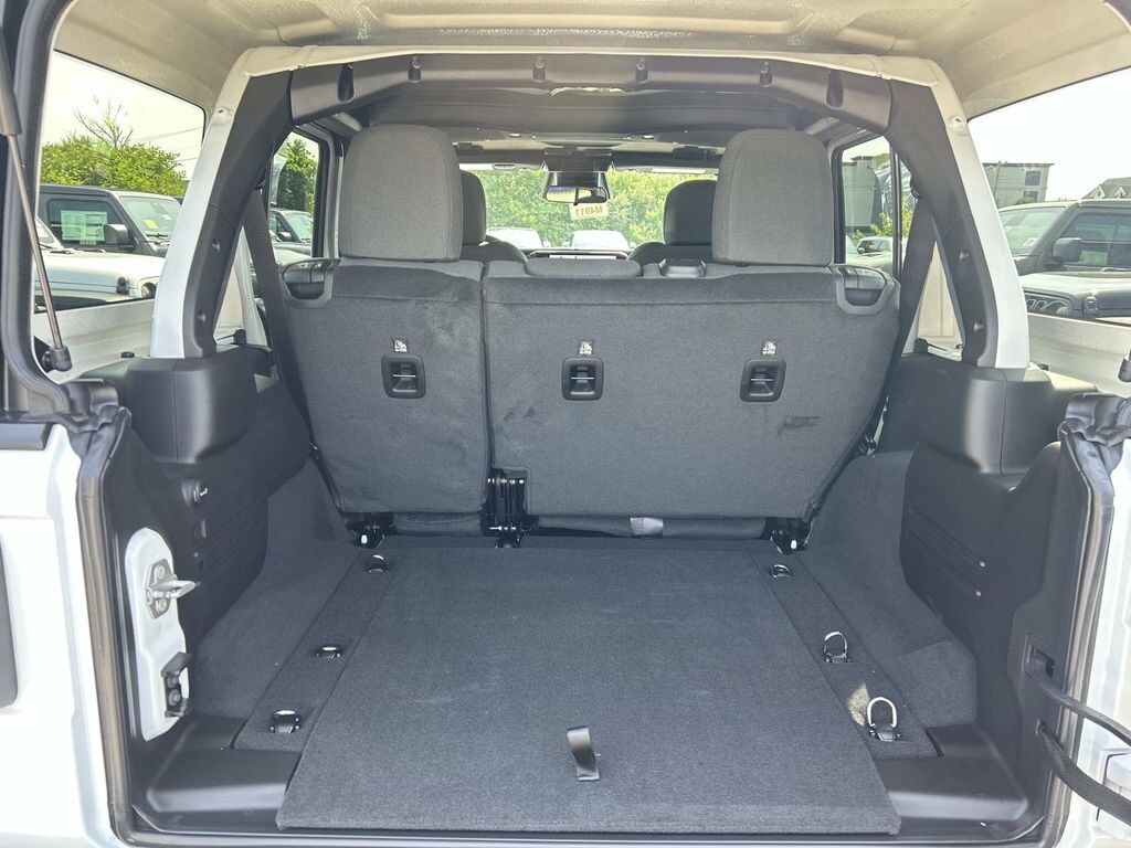 New 2026 Jeep Wrangler 4-DOOR SPORT S Sport Utility