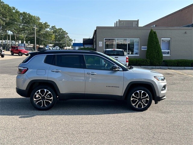 2022 Jeep Compass Limited photo 4
