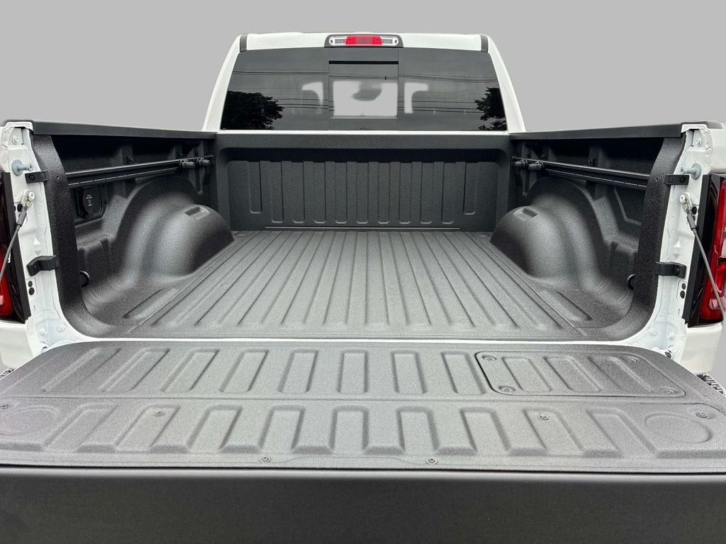 New 2026 Ram 1500 LARAMIE CREW CAB 4X4 5'7 BOX Pickup